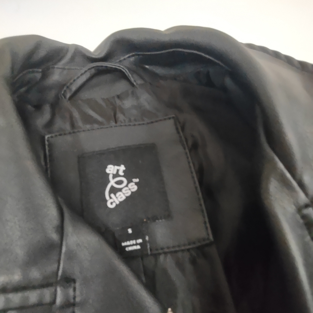 Sold on M Adorable humming bird floral embroidered Faux leather moto jacket - Picture 4 of 6